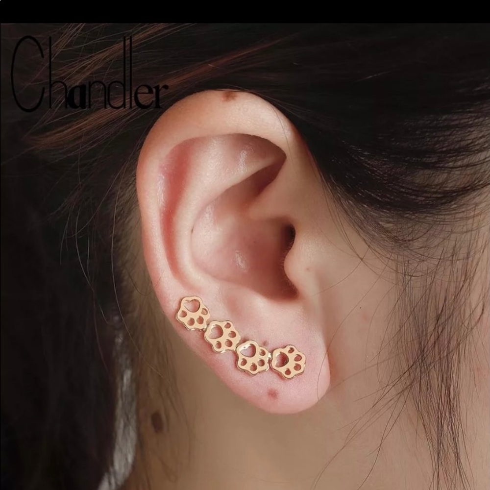 Set of silver paw ๐พ pierced ear cuffs - Picture 3 of 3